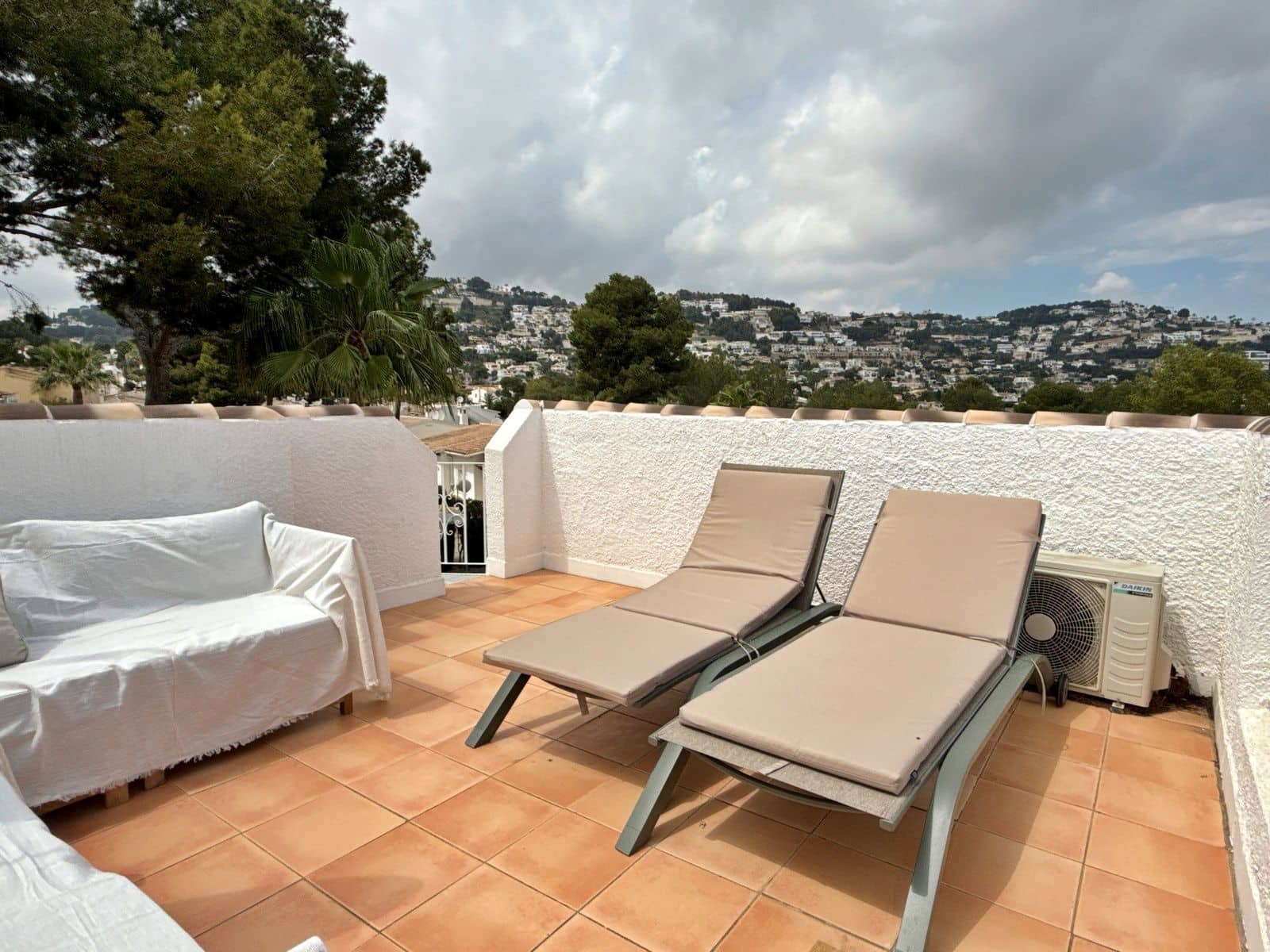3 Zimmer Villa zu verkaufen in Moraira mit Pool Garage - 365.000 € (Ref: 9821653)