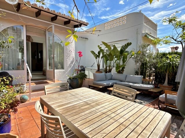 3 soverom Villa til salgs i Moraira, Teulada-Moraira med svømmebasseng garasje - € 365 000 (Ref: 9821653)