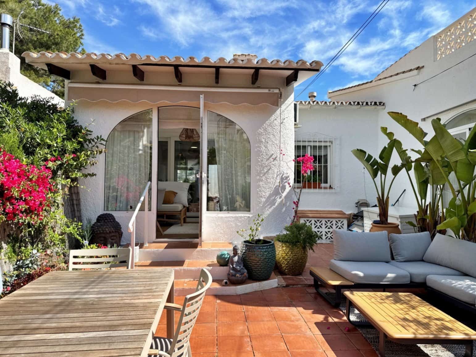 3 bedroom Villa for sale in Moraira with pool garage - € 365,000 (Ref: 9821653)