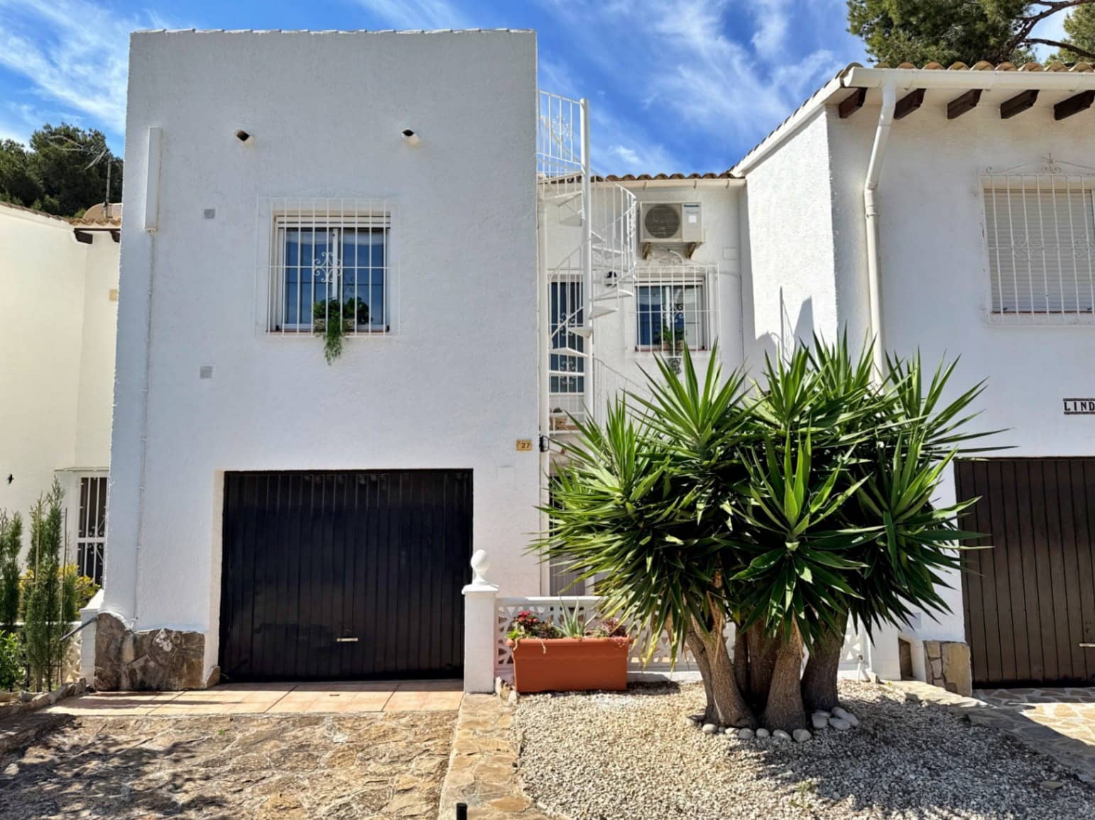 3 bedroom Villa for sale in Moraira with pool garage - € 365,000 (Ref: 9821653)