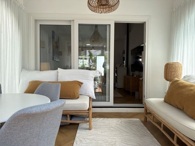3 soverom Villa til salgs i Moraira, Teulada-Moraira med svømmebasseng garasje - € 365 000 (Ref: 9821653)