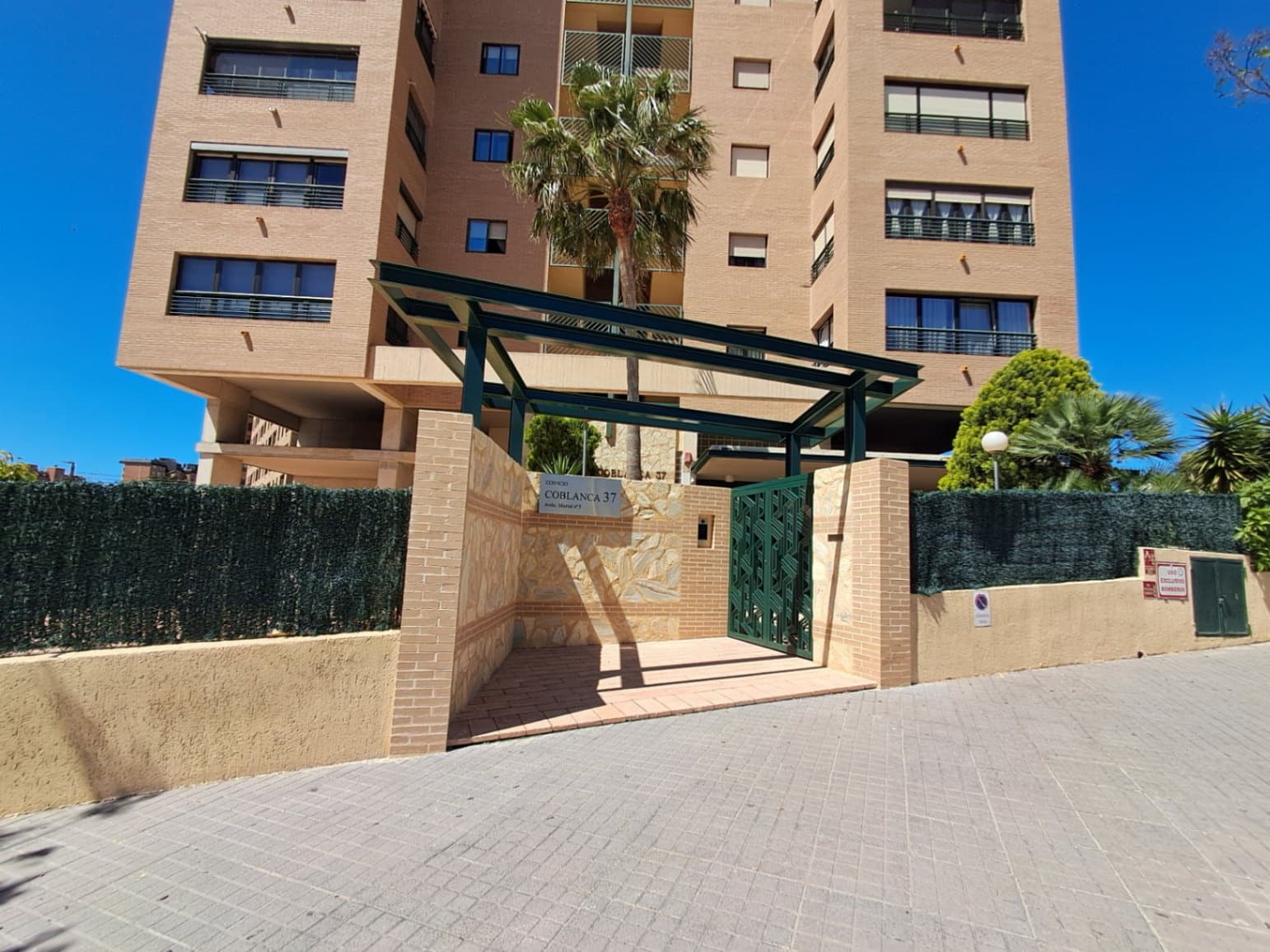 3 sovrum Lägenhet till salu i Benidorm med pool garage - 510 000 € (Ref: 9827730)