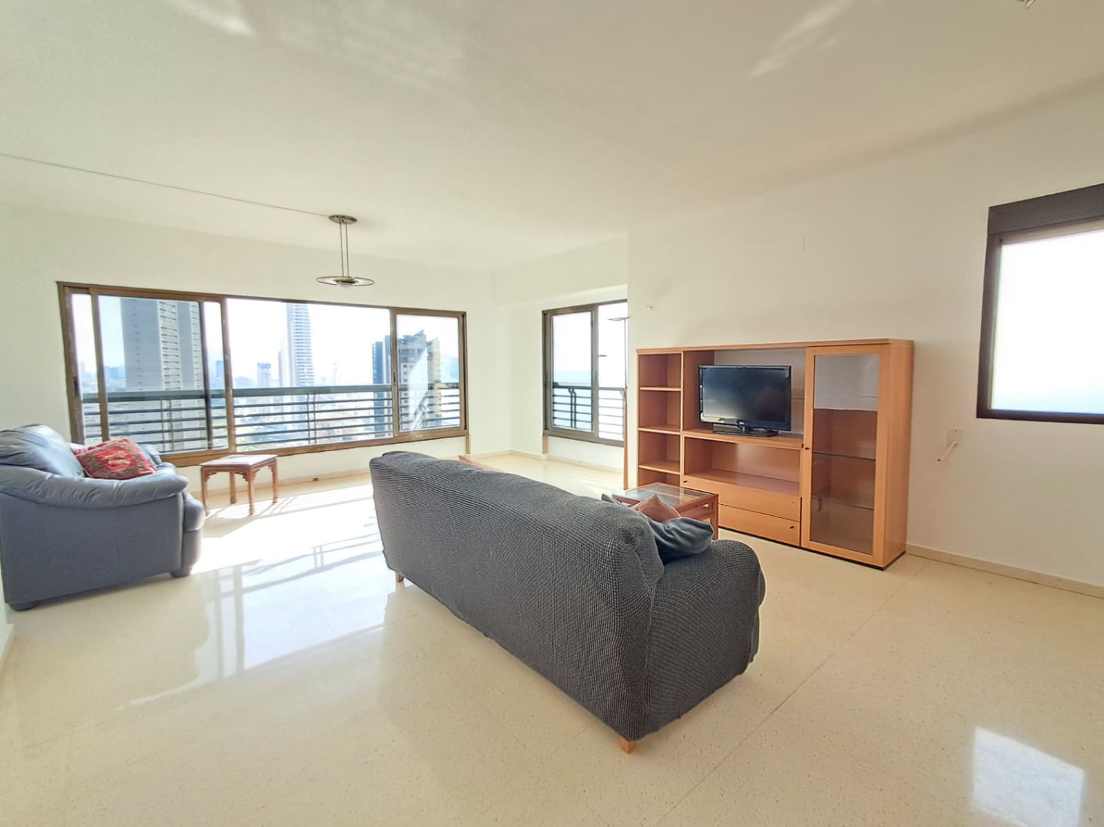 3 Zimmer Apartment zu verkaufen in Benidorm mit Pool Garage - 510.000 € (Ref: 9827730)