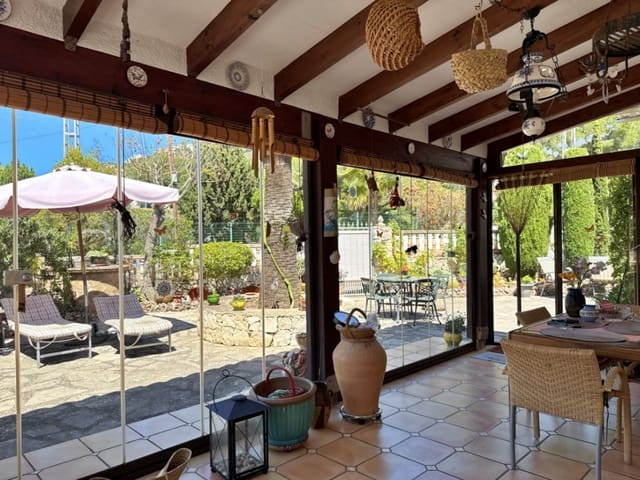 3 soveværelse Villa til salg i Moraira, Teulada-Moraira med swimmingpool garage - € 820.000 (Ref: 9832845)