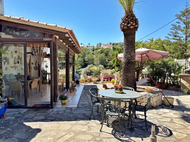 3 soveværelse Villa til salg i Moraira, Teulada-Moraira med swimmingpool garage - € 820.000 (Ref: 9832845)
