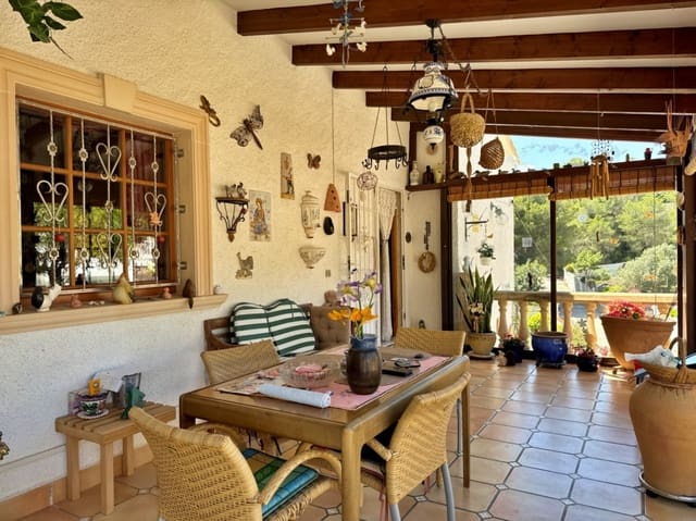 3 soveværelse Villa til salg i Moraira, Teulada-Moraira med swimmingpool garage - € 820.000 (Ref: 9832845)