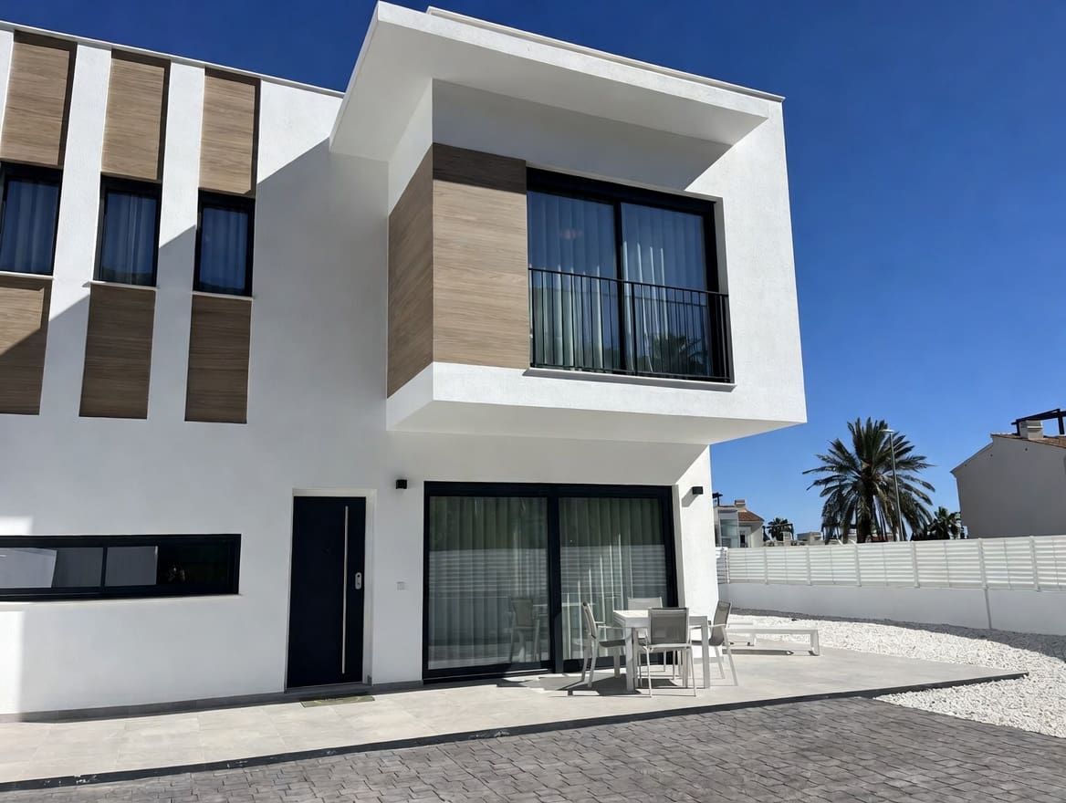 3 bedroom Villa for sale in Denia with pool garage - € 675,000 (Ref: 9838500)