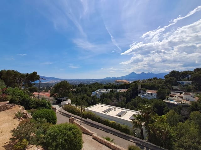 4 sypialnia Willa na sprzedaż w Altea la Vella, Altea z basenem garażem - 849 000 € (Ref: 9844358)