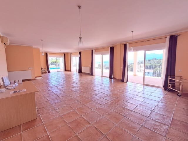 4 sypialnia Willa na sprzedaż w Altea la Vella, Altea z basenem garażem - 849 000 € (Ref: 9844358)
