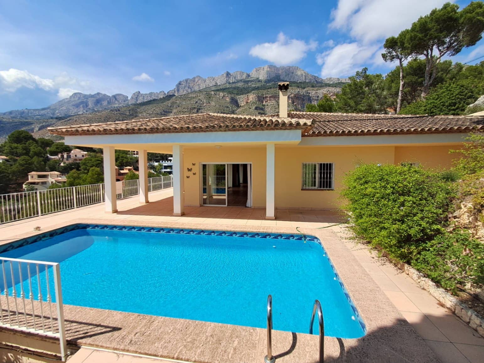 4 bedroom Villa for sale in Altea la Vella with pool garage - € 849,000 (Ref: 9844358)