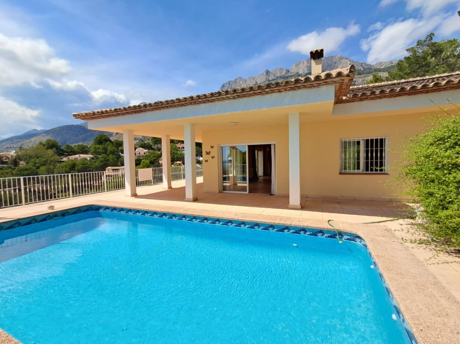 4 bedroom Villa for sale in Altea la Vella with pool garage - € 849,000 (Ref: 9844358)