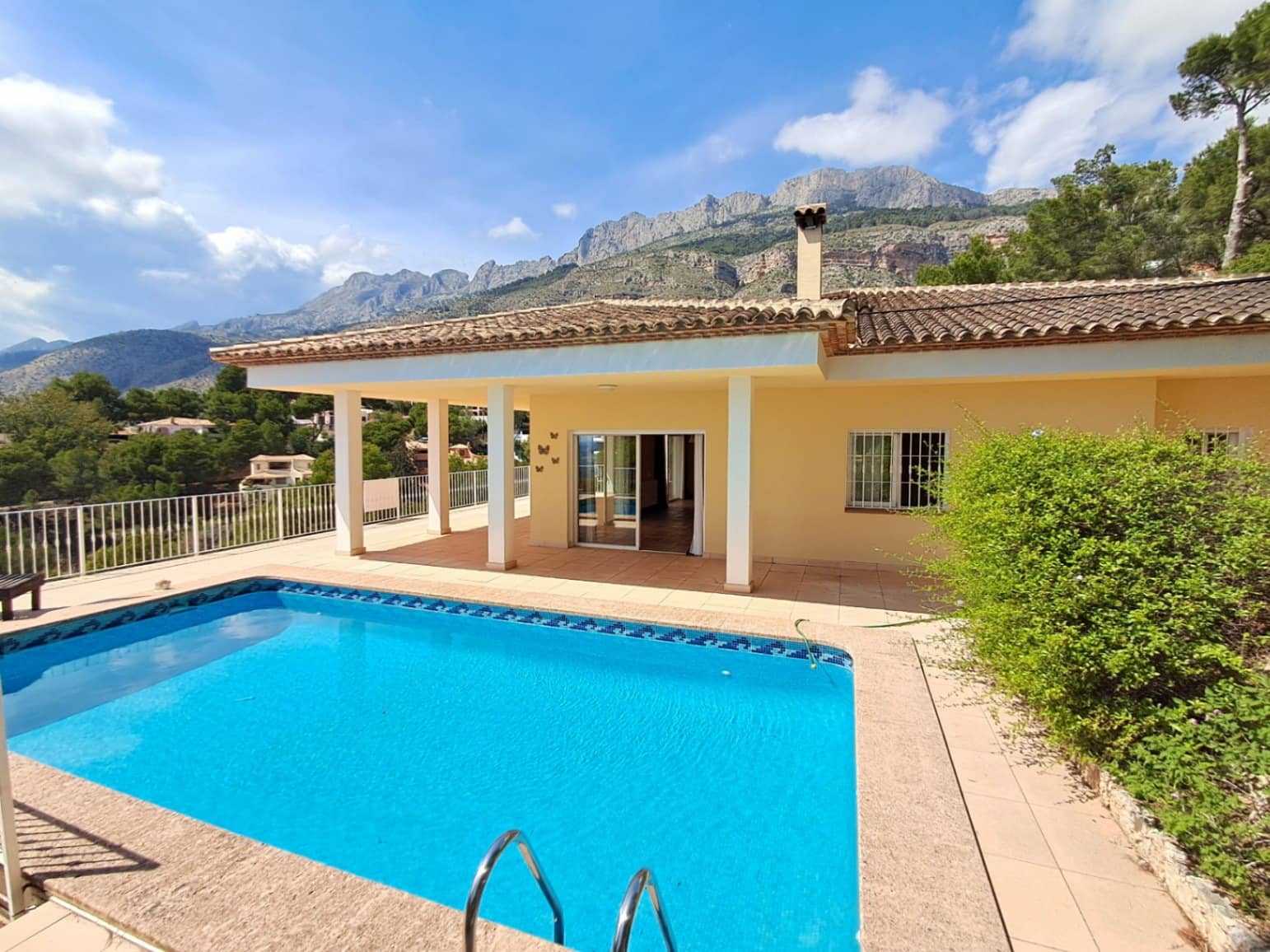 4 bedroom Villa for sale in Altea la Vella with pool garage - € 849,000 (Ref: 9844358)