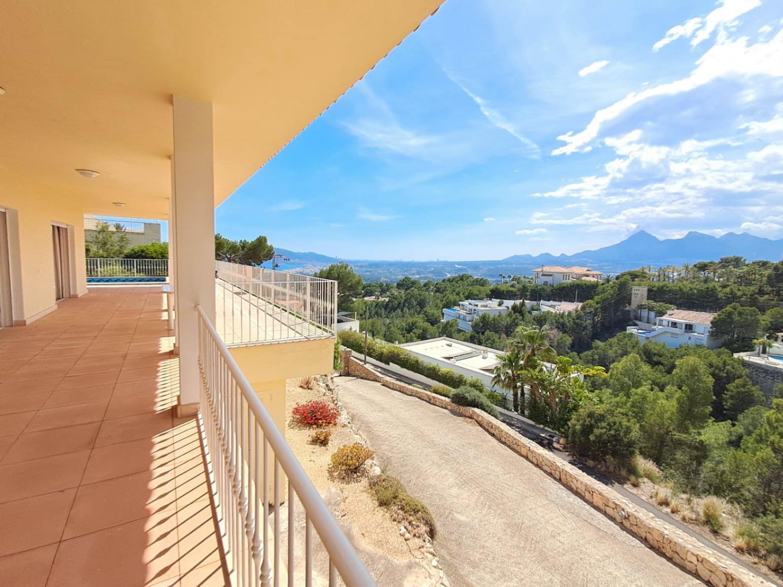 4 bedroom Villa for sale in Altea la Vella with pool garage - € 849,000 (Ref: 9844358)