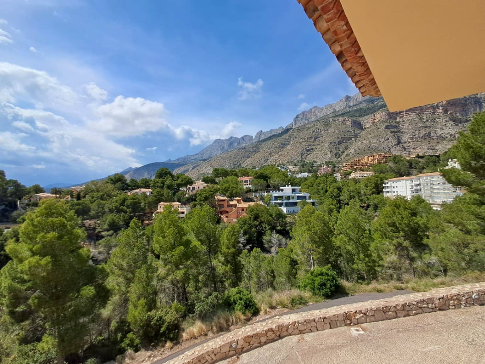 4 bedroom Villa for sale in Altea la Vella with pool garage - € 849,000 (Ref: 9844358)
