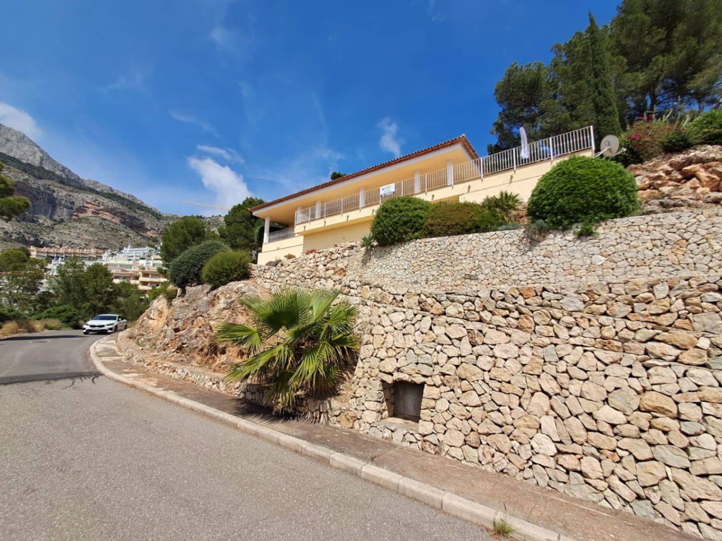 4 bedroom Villa for sale in Altea la Vella with pool garage - € 849,000 (Ref: 9844358)