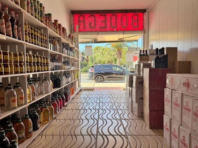 Erhverv til salg i Moraira, Teulada-Moraira med garage - € 220.000 (Ref: 9854494)