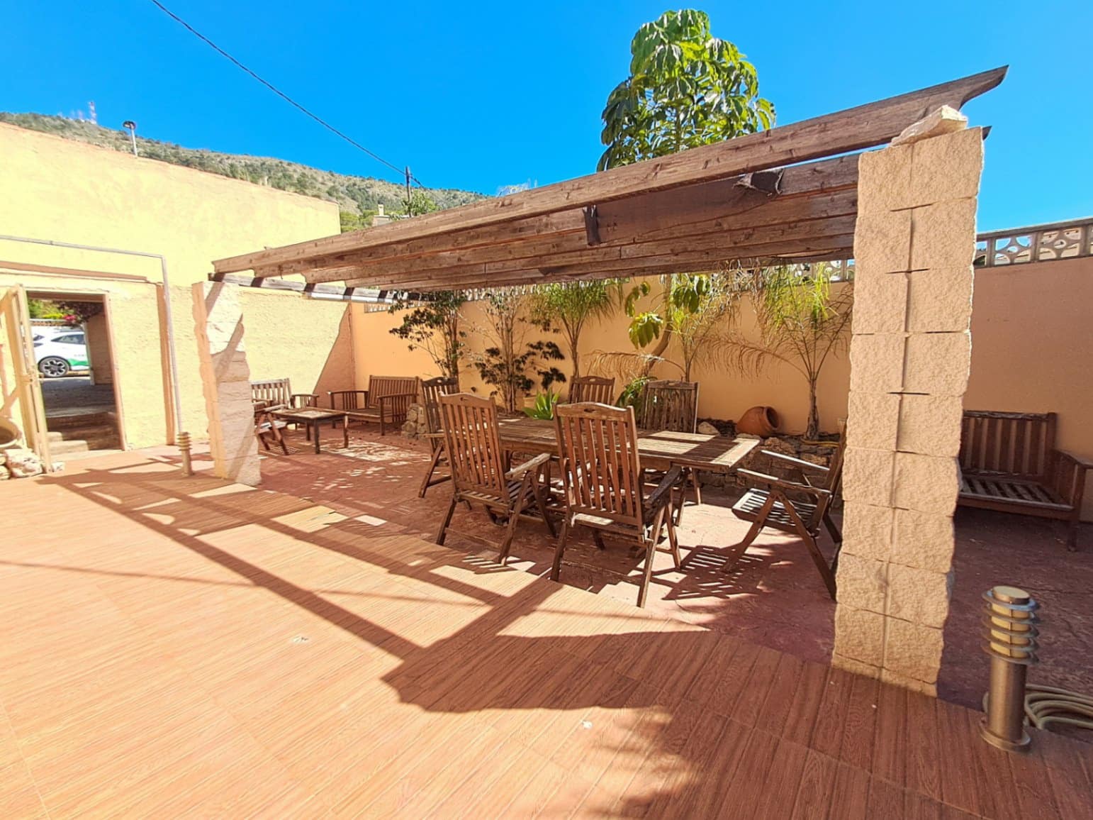 5 bedroom Villa for rent in Albir with pool garage - € 2,500 (Ref: 9867781)