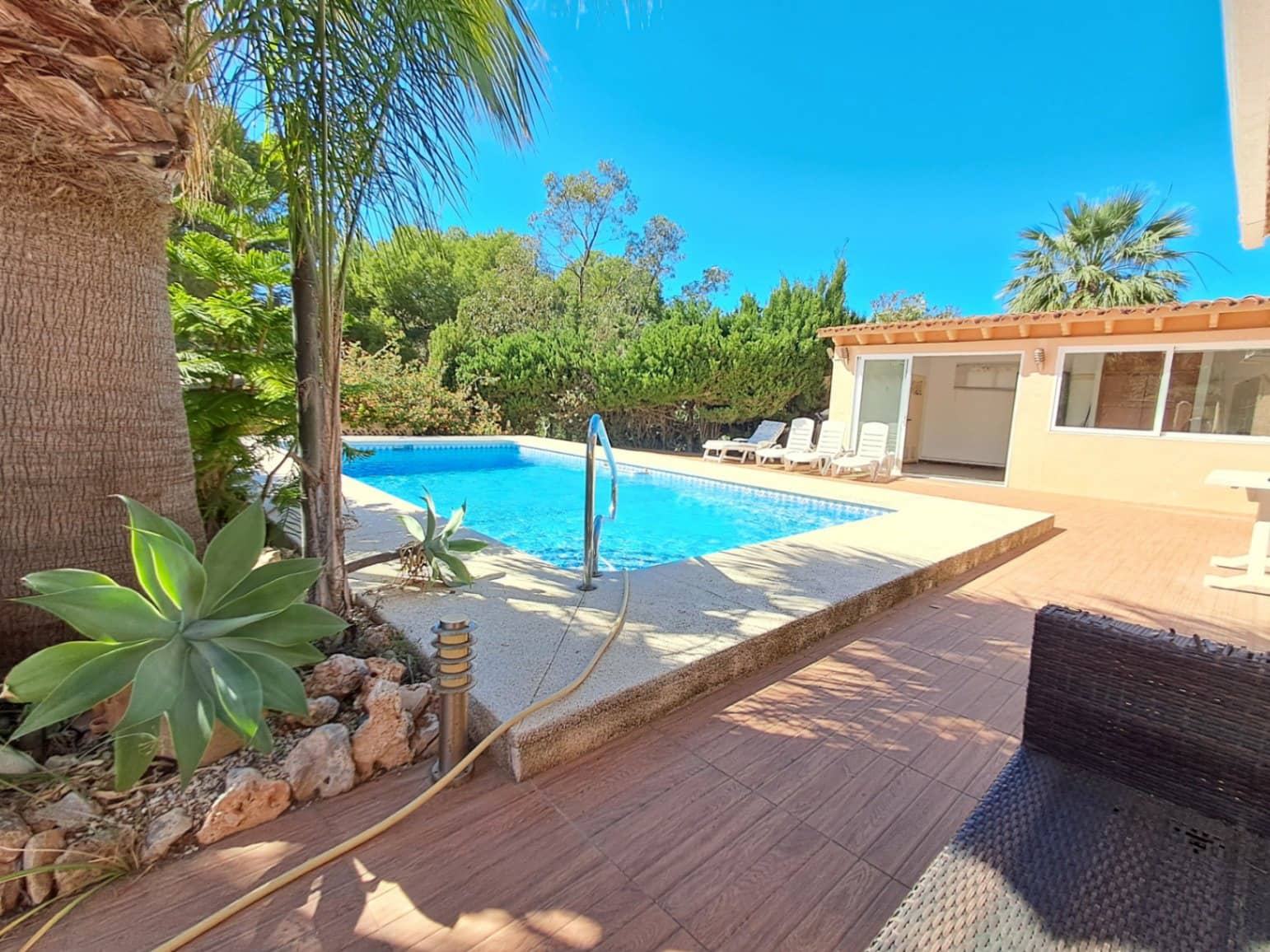 5 bedroom Villa for rent in Albir with pool garage - € 2,500 (Ref: 9867781)