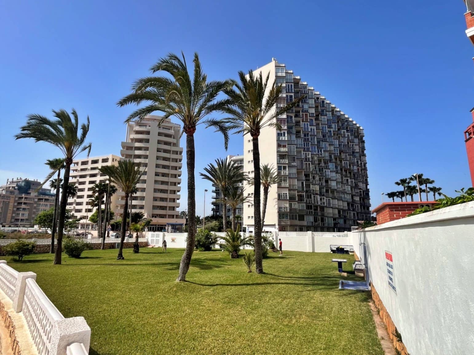 2 bedroom Apartment for sale in Calpe / Calp - € 212,000 (Ref: 9874339)