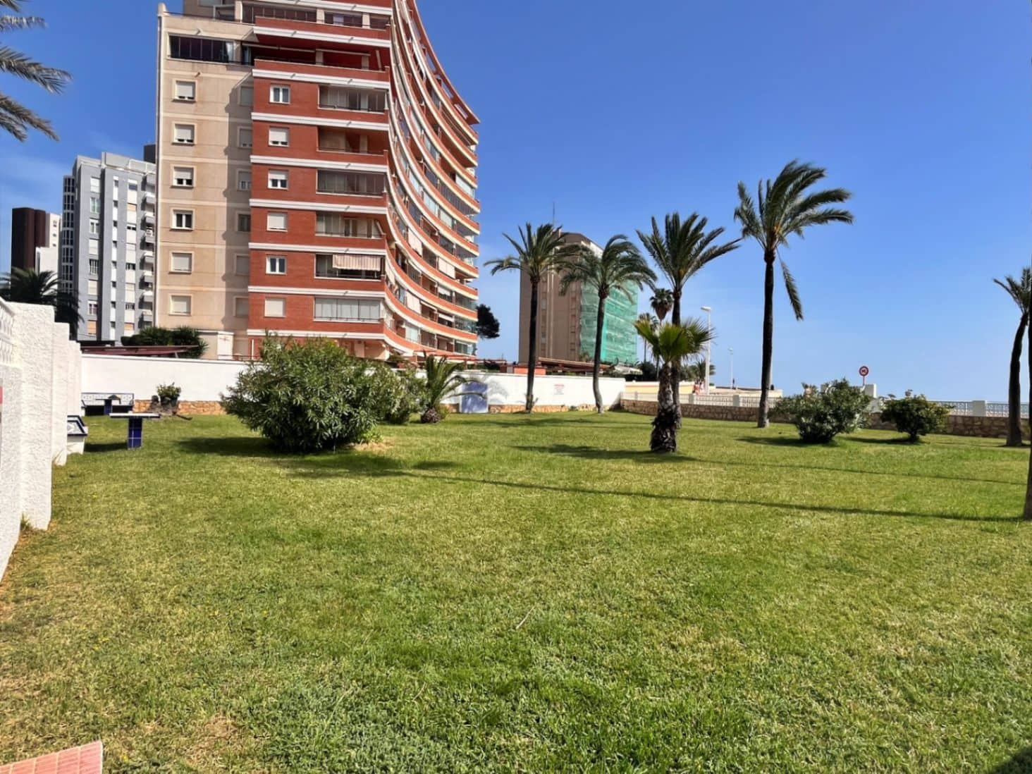 2 bedroom Apartment for sale in Calpe / Calp - € 212,000 (Ref: 9874339)