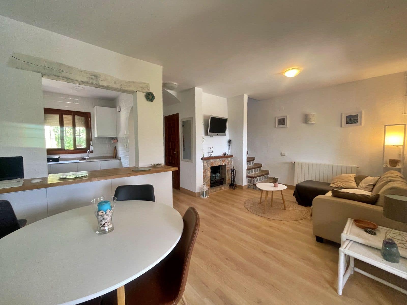 2 quarto Casa em Banda para arrendar em Moraira com piscina garagem - 1 050 € (Ref: 9890923)