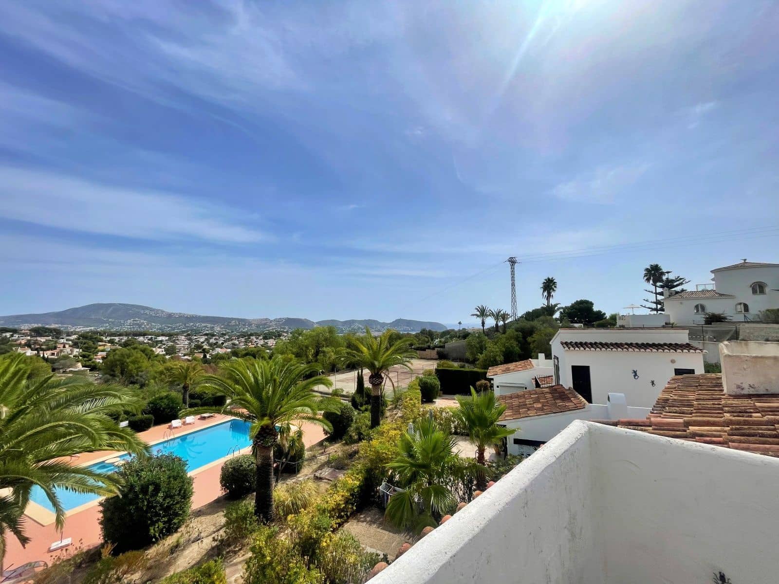 2 quarto Casa em Banda para arrendar em Moraira com piscina garagem - 1 050 € (Ref: 9890923)