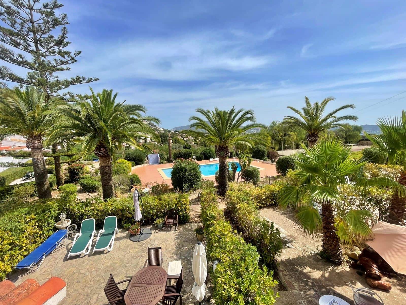 2 quarto Casa em Banda para arrendar em Moraira com piscina garagem - 1 050 € (Ref: 9890923)