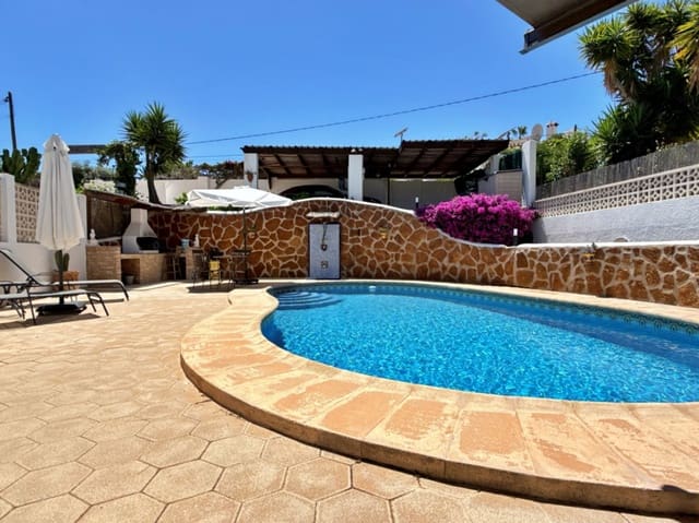 4 Zimmer Villa zu verkaufen in Teulada Pueblo, Teulada-Moraira mit Pool Garage - 650.000 € (Ref: 9902434)
