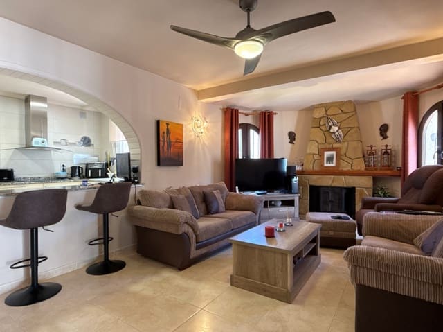 4 Zimmer Villa zu verkaufen in Teulada Pueblo, Teulada-Moraira mit Pool Garage - 650.000 € (Ref: 9902434)