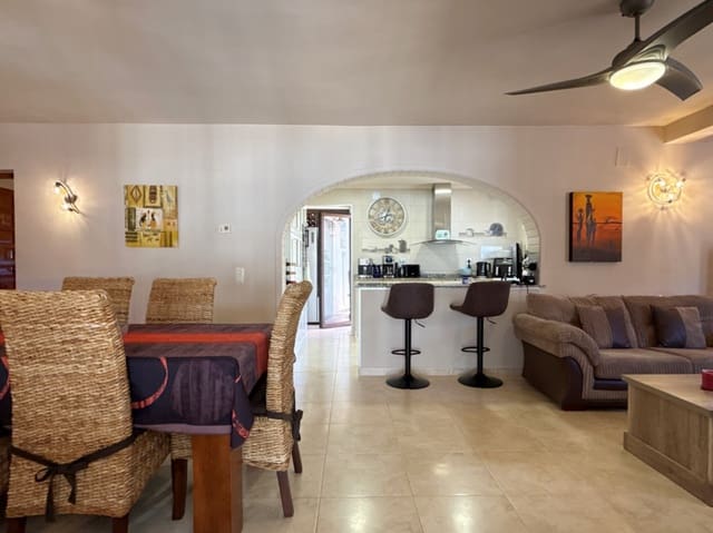 4 Zimmer Villa zu verkaufen in Teulada Pueblo, Teulada-Moraira mit Pool Garage - 650.000 € (Ref: 9902434)