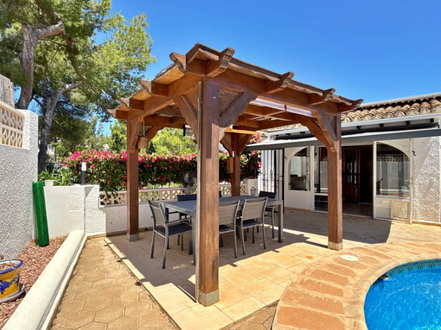 4 Zimmer Villa zu verkaufen in Teulada mit Pool Garage - 650.000 € (Ref: 9902434)