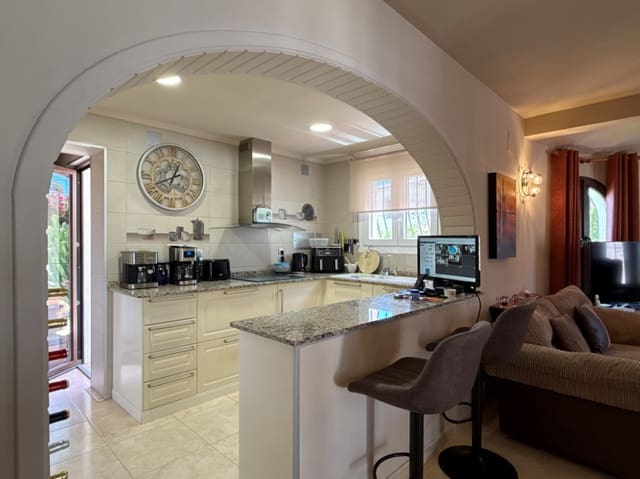 4 Zimmer Villa zu verkaufen in Teulada Pueblo, Teulada-Moraira mit Pool Garage - 650.000 € (Ref: 9902434)
