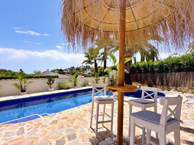 4 sypialnia Willa na sprzedaż w Moraira, Teulada-Moraira z basenem garażem - 895 000 € (Ref: 9914791)