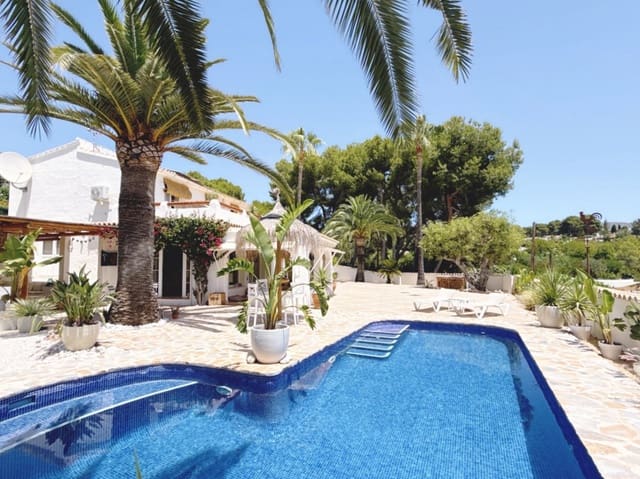 4 sypialnia Willa na sprzedaż w Moraira, Teulada-Moraira z basenem garażem - 895 000 € (Ref: 9914791)