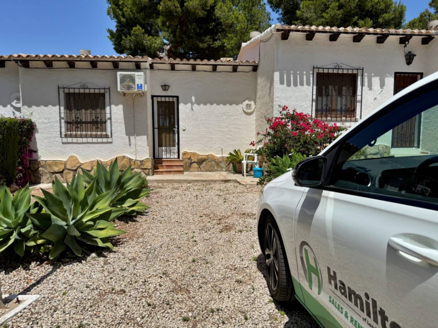 2 soveværelse Villa til salg i Moraira med swimmingpool garage - € 299.000 (Ref: 9921450)