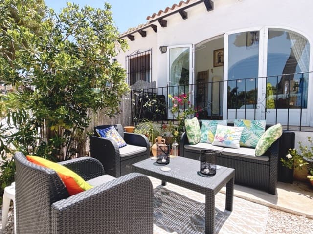 2 soveværelse Villa til salg i Moraira, Teulada-Moraira med swimmingpool garage - € 299.000 (Ref: 9921450)