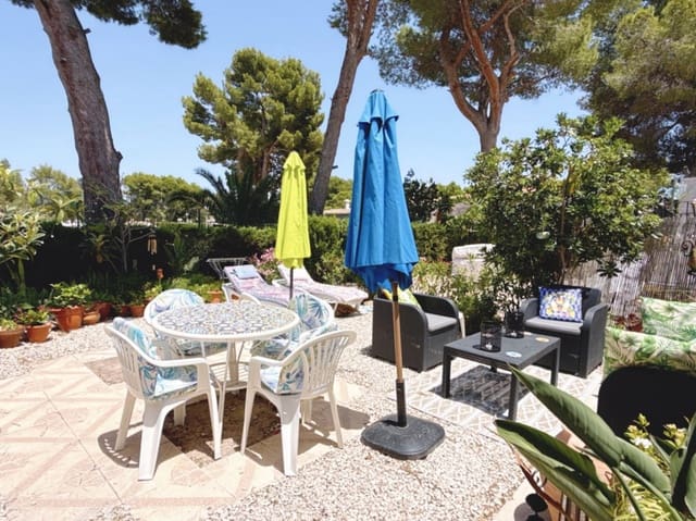 2 soveværelse Villa til salg i Moraira, Teulada-Moraira med swimmingpool garage - € 299.000 (Ref: 9921450)