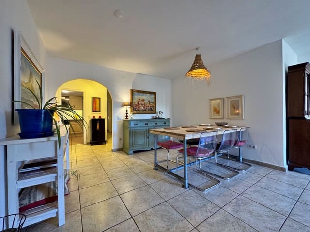 4 bedroom Apartment for rent in Puerto, Javea / Xàbia - € 1,400 (Ref: 9928034)