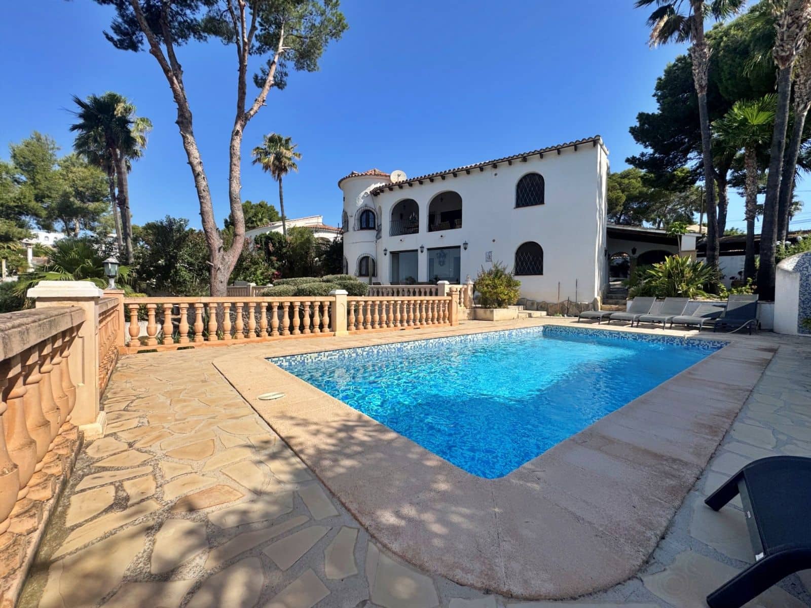 5 bedroom Villa for rent in Benissa with pool garage - € 3,100 (Ref: 9929870)