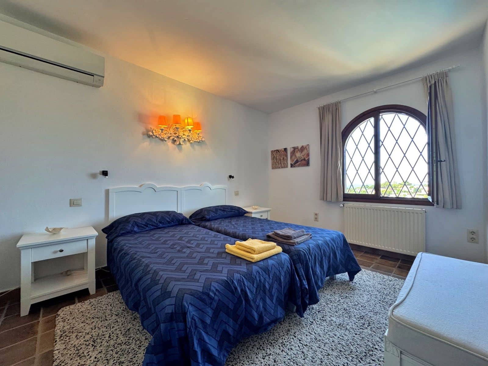 5 bedroom Villa for rent in Benissa with pool garage - € 3,100 (Ref: 9929870)
