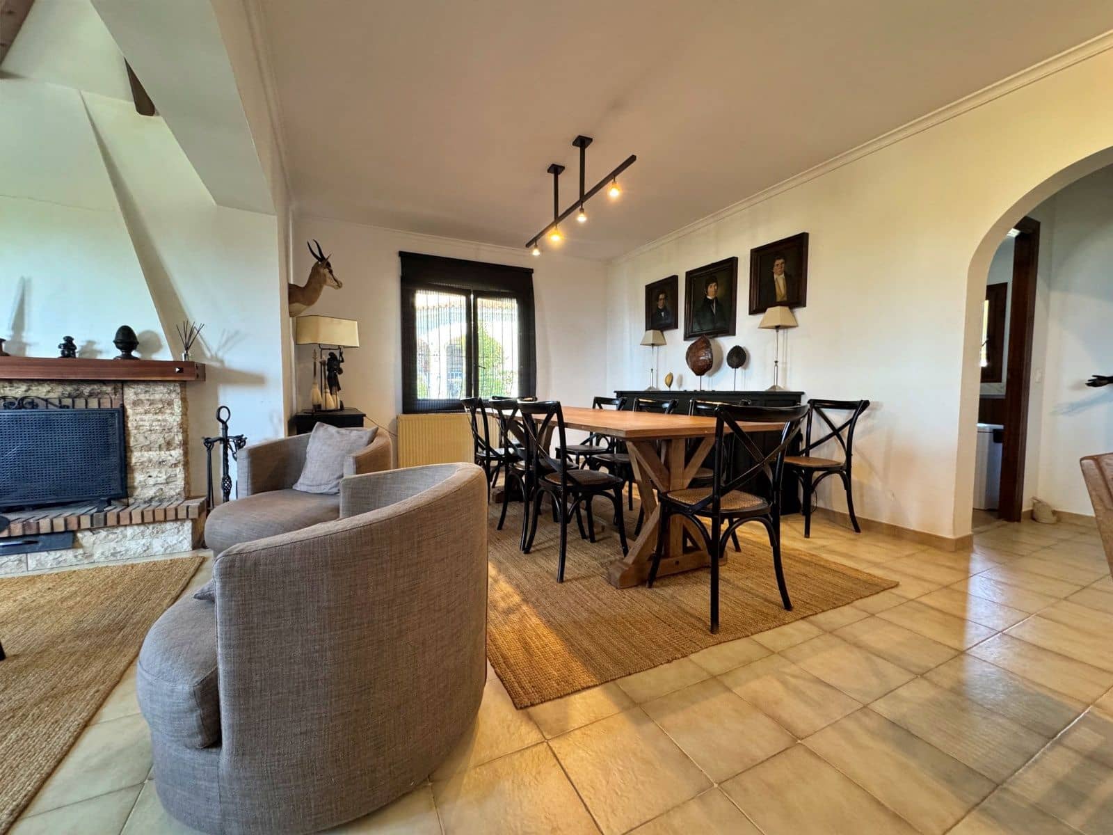 5 bedroom Villa for rent in Benissa with pool garage - € 3,100 (Ref: 9929870)