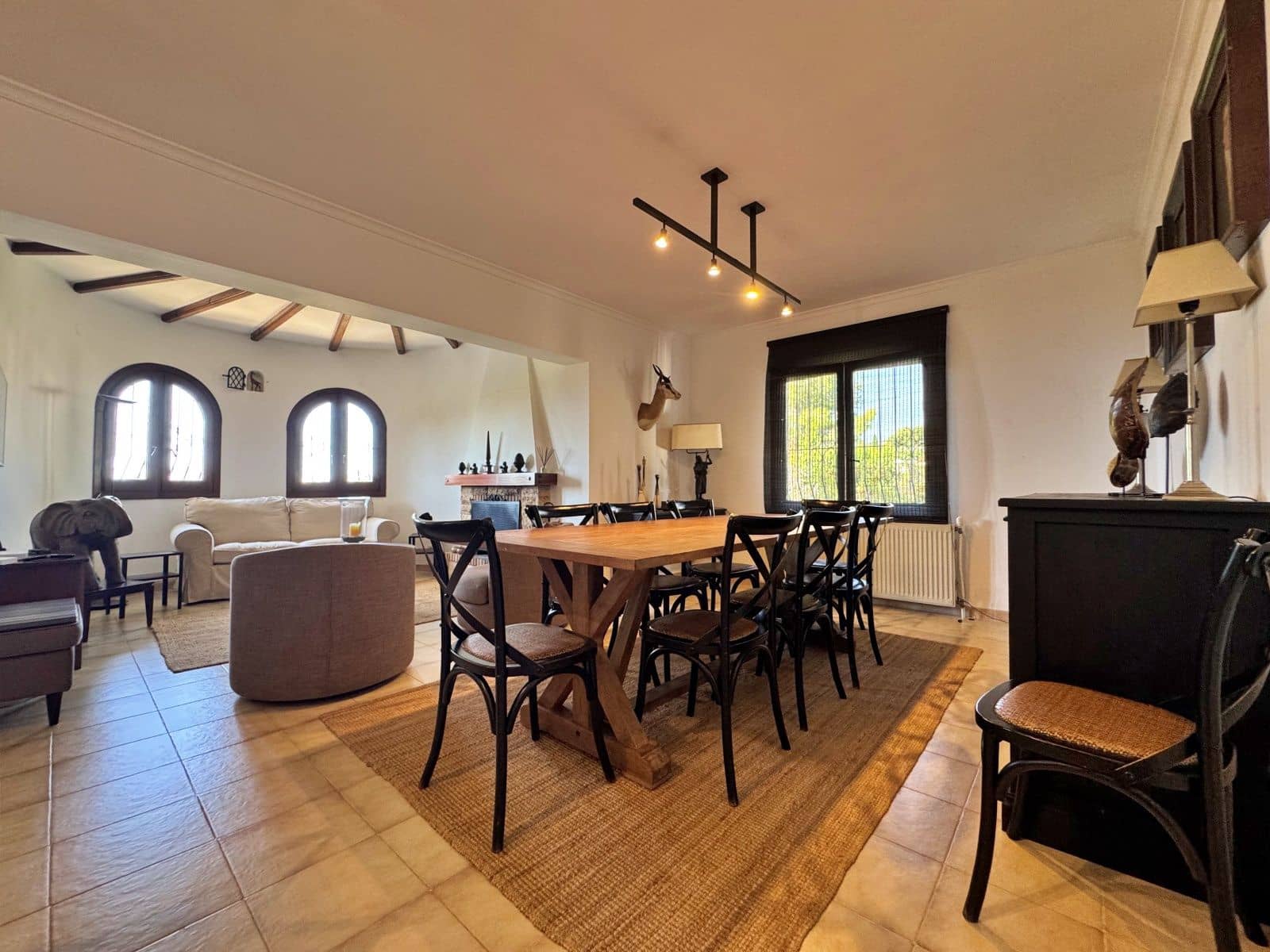 5 bedroom Villa for rent in Benissa with pool garage - € 3,100 (Ref: 9929870)