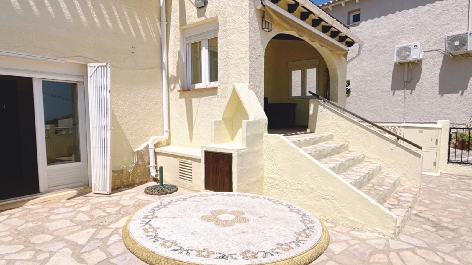4 sypialnia Willa na sprzedaż w Moraira z garażem - 275 000 € (Ref: 9941176)