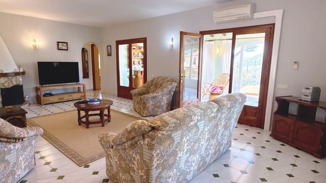 3 soveværelse Villa til salg i Moraira, Teulada-Moraira med swimmingpool garage - € 795.000 (Ref: 9954539)