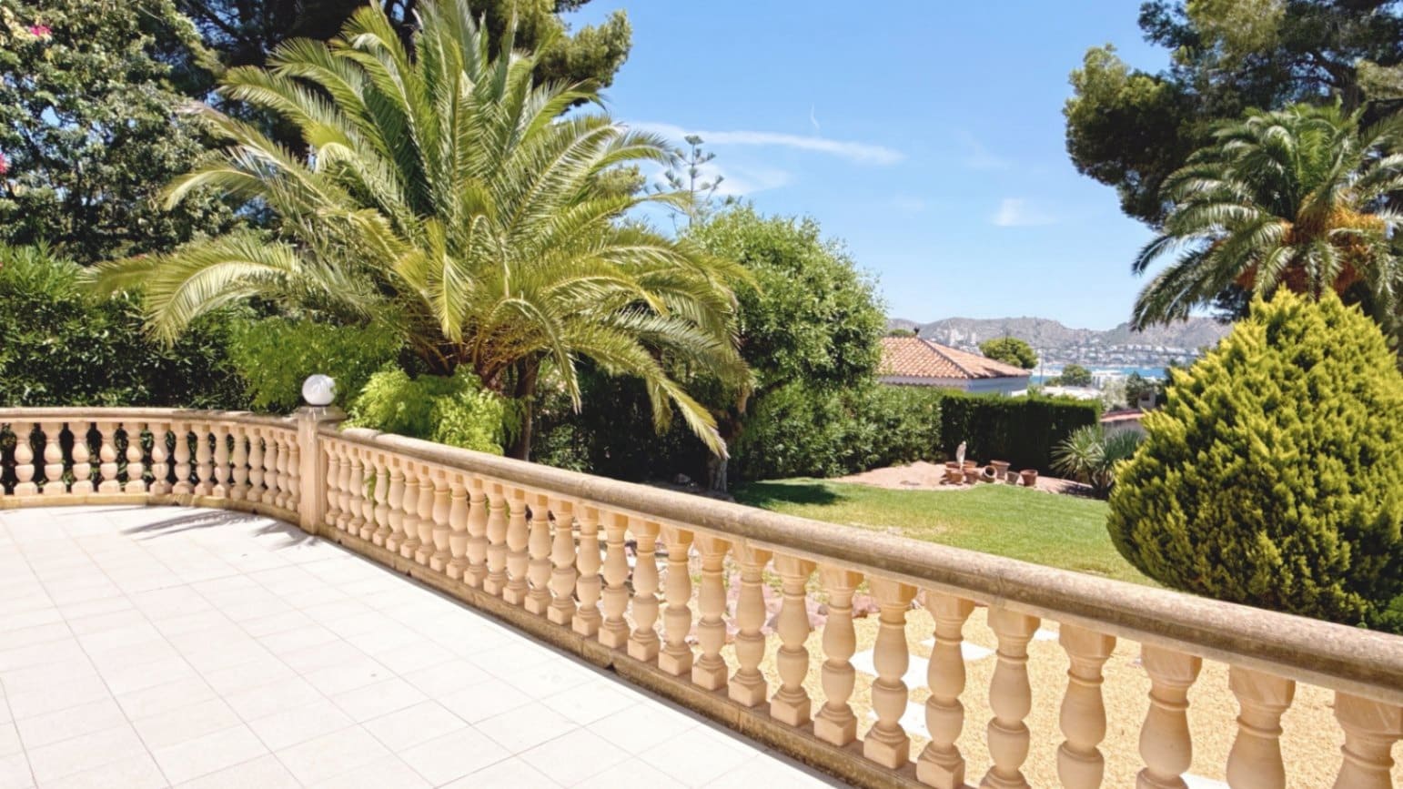 3 soveværelse Villa til salg i Moraira med swimmingpool garage - € 795.000 (Ref: 9954539)