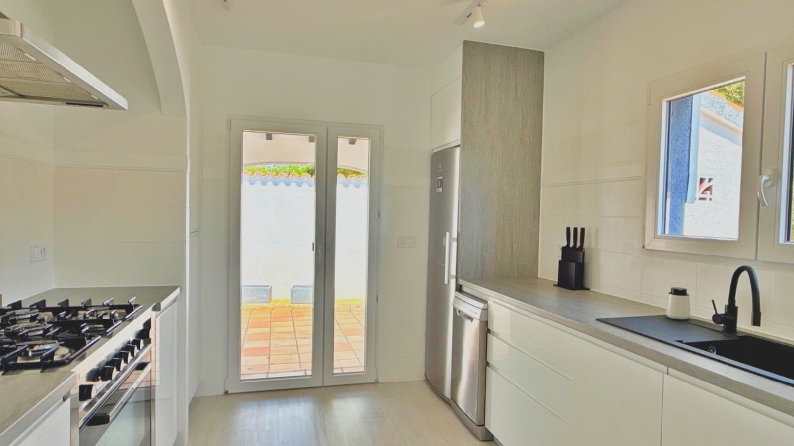 5 Zimmer Villa zu verkaufen in Calpe / Calp mit Pool - 719.000 € (Ref: 9973965)
