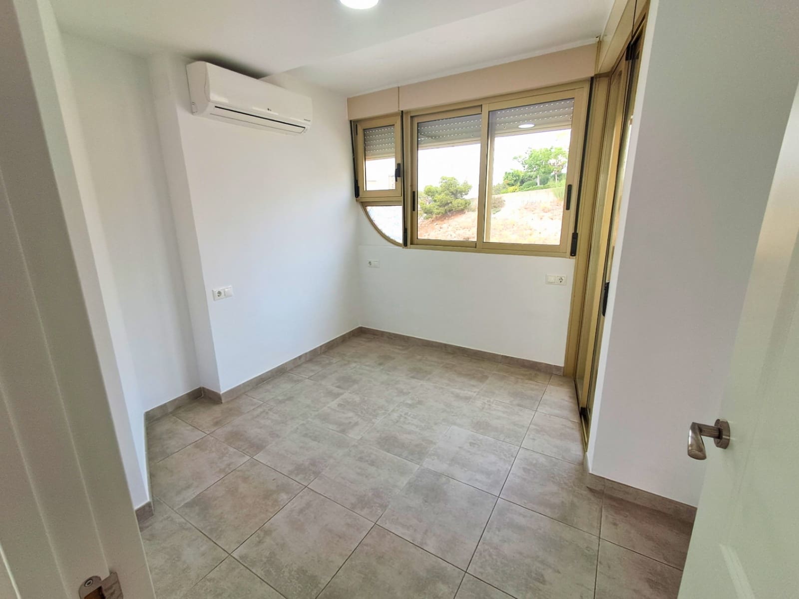 2 makuuhuone Huoneisto myytävänä paikassa Benidorm mukana 
autotalli - 328 000 € (Ref: 9977692)