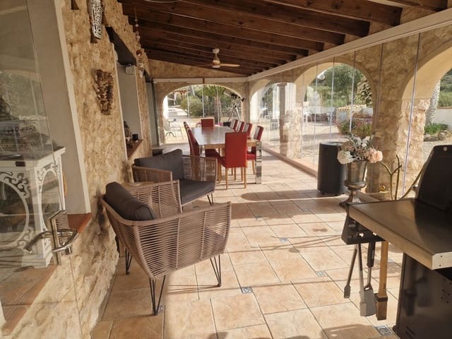 4 bedroom Villa for sale in Teulada Pueblo, Teulada-Moraira with pool garage - € 1,290,000 (Ref: 9977693)