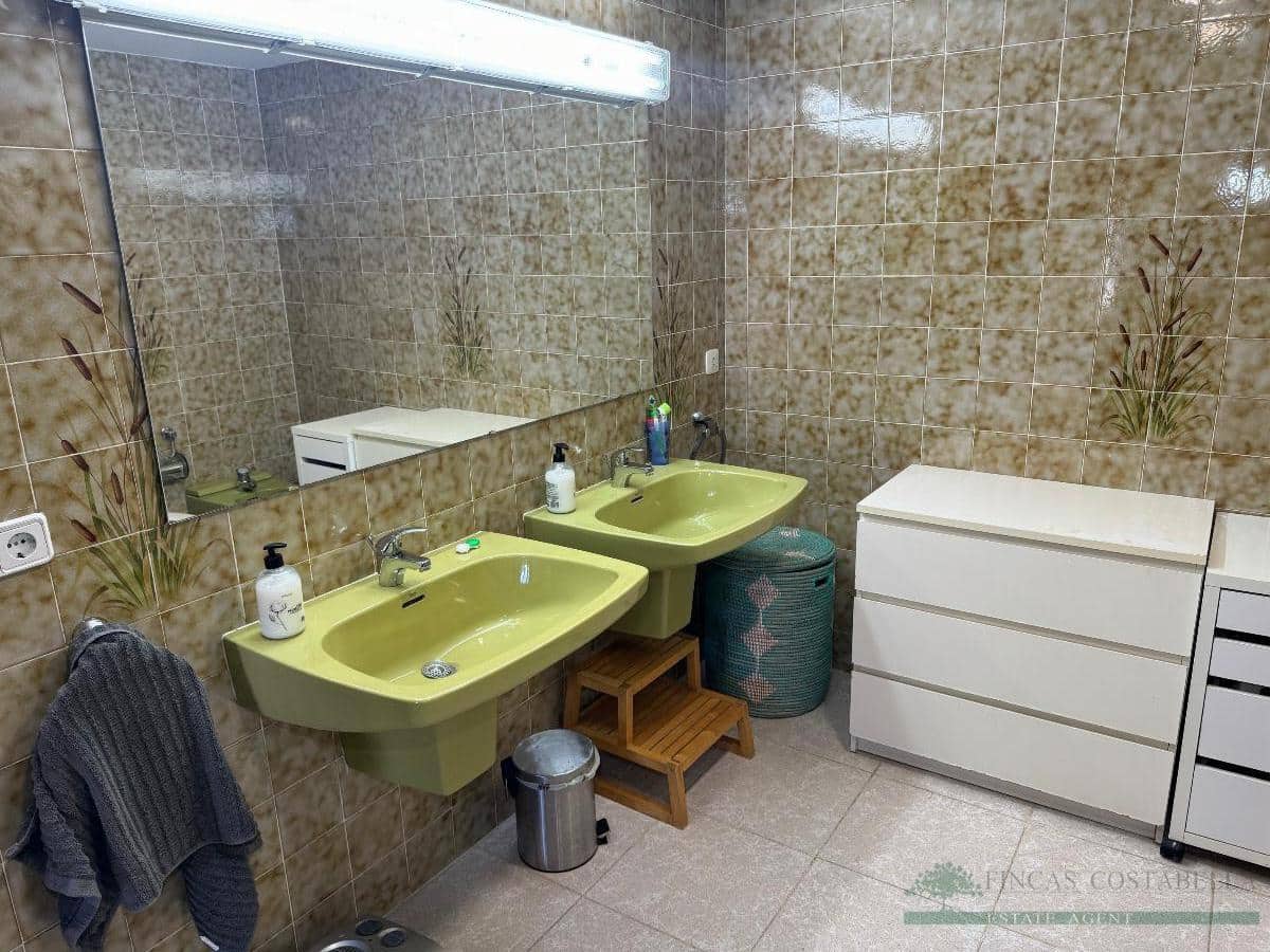 8 slaapkamer Appartement te koop in Llagostera met garage - € 450.000 (Ref: 10095481)