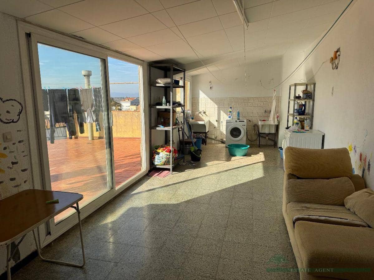 8 slaapkamer Appartement te koop in Llagostera met garage - € 450.000 (Ref: 10095481)